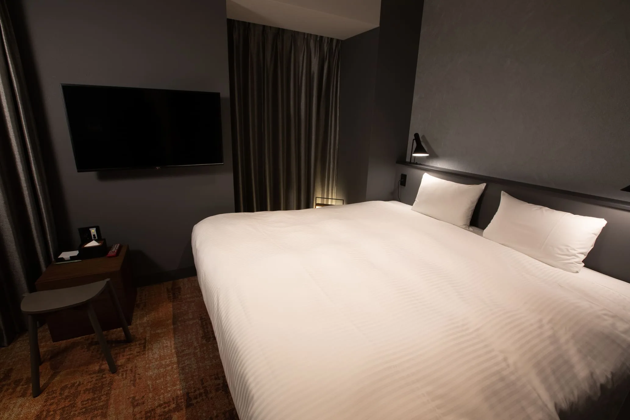LOF Hotel Shimbashi - Corner Double Room